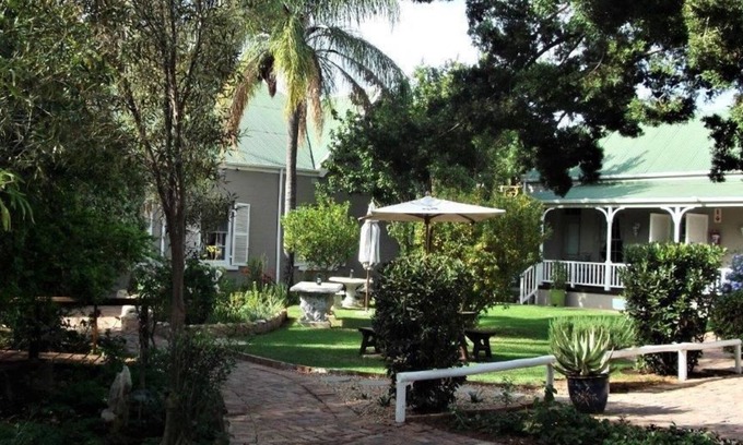 De Rust House | Discover Housemartin Guest Lodge: Family-Friendly Retreat