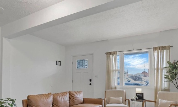 Columbus House | Pet-Friendly Getaway at Housepitality - The Southside Ranch