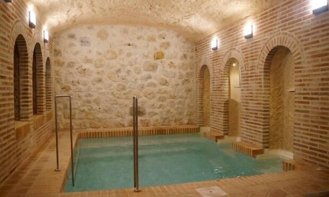Hita Cottage | Guest Rated 10/10: Houses of Valois with Pool & Spa