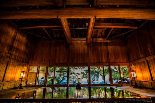Minakami Hotel | Relaxing Retreat at Houshi Onsen Chojukan with Hot Tub