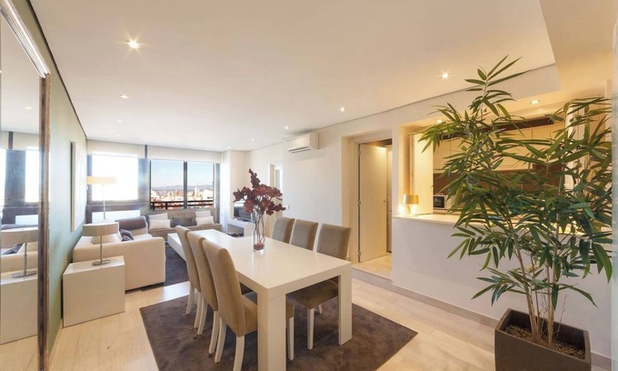 Cuatro Caminos Apartment | Spacious 3-Room Apartment in Nuevos Ministerios