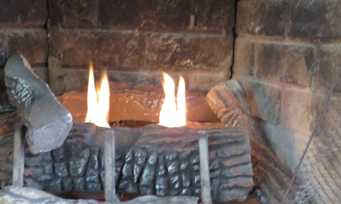 Mission District House | Cozy Housing with Spa and Sunny Deck for Your Getaway