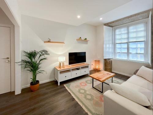 La Coruna Old Town Apartment | Family-Friendly Stay at Housingcoruña Parrote Hotel