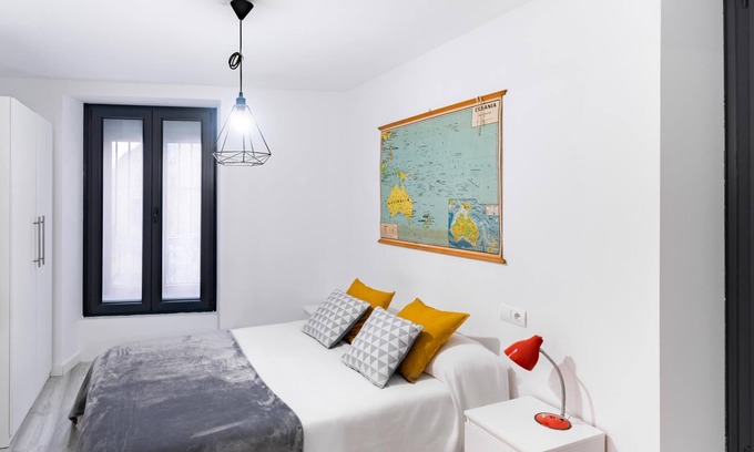 Old Town Apartment | Discover Housingleón Main Square Suites with Spa & Breakfast