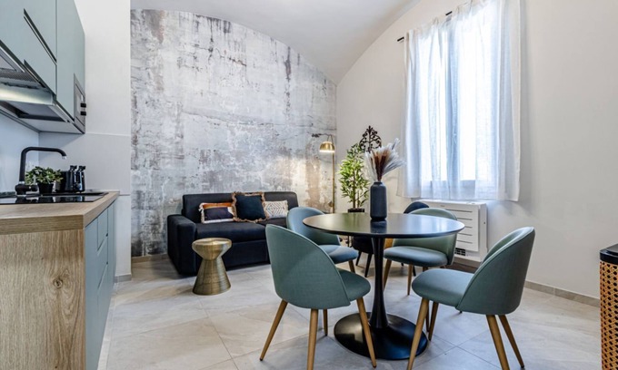 Historic Center Apartment | Discover Comfort at HouSmart Masini 9 with Spa & Breakfast