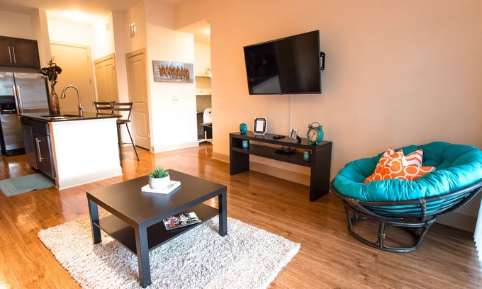 Texas Medical Center Apartment | Modern Houston Apartment with Pool View & High Guest Rating