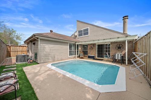 Clodine House | Houston Poolside Retreat: Games, Parking & Pet-Friendly Stay