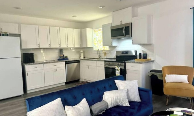 Houston House | Houston's Colorful Getawaynn