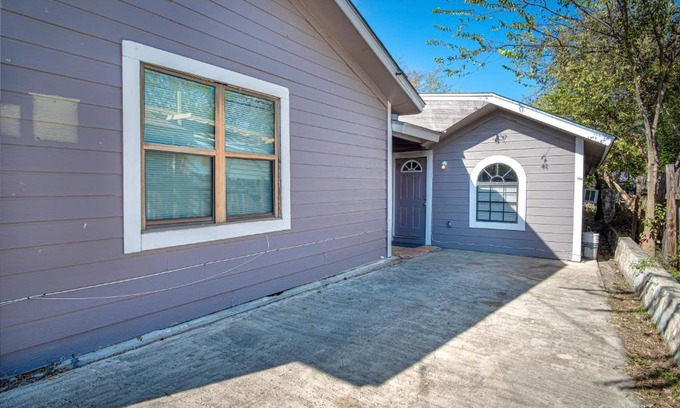 Arena District Apartment | Convenient Houston St Guest House Near Downtown & Military Base