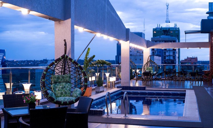 Barrio Centro Hotel | Family-Friendly Howard Johnson with Pool & Spa in Ciudad del Este