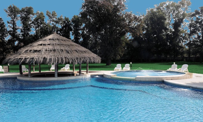 Pilar Centro Hotel | Relaxing Getaway at Howard Johnson by Wyndham Resort Pilar