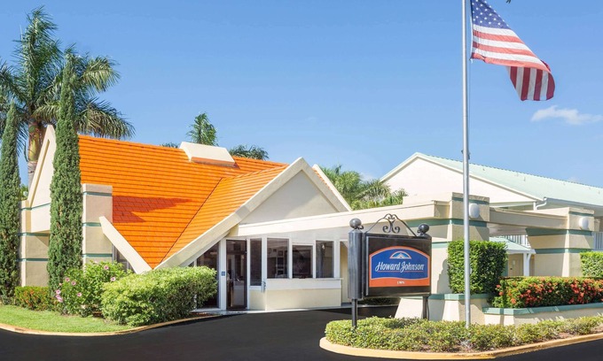 Vero Beach Hotel | Comfortable Stay at Howard Johnson Vero Beach Downtown