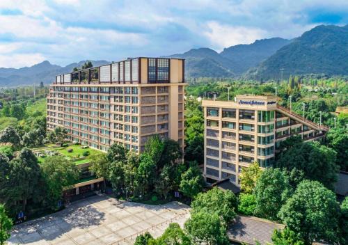 Dujiangyan Hotel | Discover Howard Johnson Conference Resort Chengdu's Spa & Pool