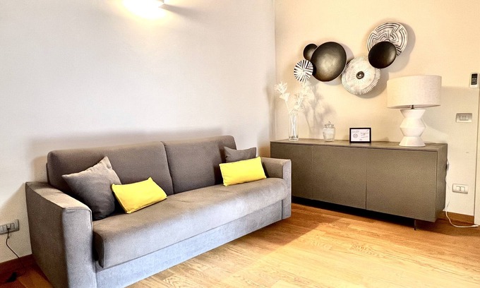Asti House | Cozy HowCasa Apartment Cavour with Breakfast & Pet-Friendly