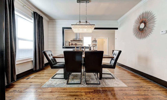 Lincoln Terrace House | Discover Howes Capitol: Close to OU Med & Bricktown
