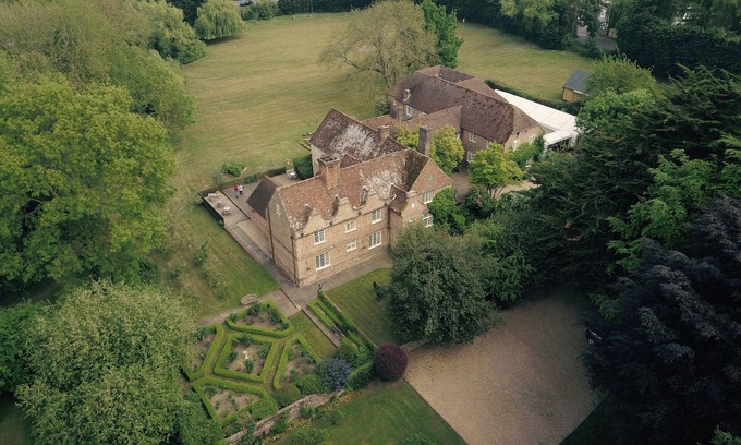 Stuppington Hotel | Discover Howfield Manor Hotel: Family-Friendly Getaway