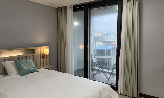 Yeosu Apartment | Highly Rated HoyaStay: Pet Friendly & Family Ready