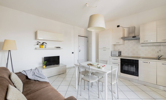 Cinisello Balsamo Apartment | Cozy 1-Bedroom Apartment with Outdoor Space in Cinisello Balsamo
