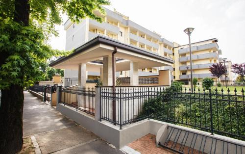 Cinisello Balsamo Apartment | Stylish HQ Aparthotel Milano Inn with Pet-Friendly Suites