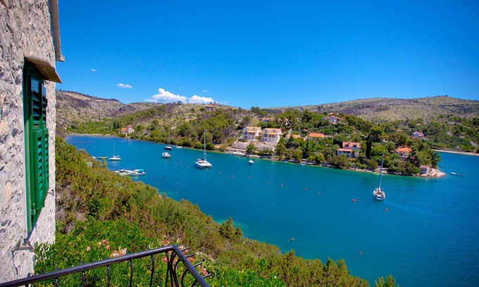 Sutivan Villa | Elegant Dalmatian Villa with Lush Garden & Ocean Views