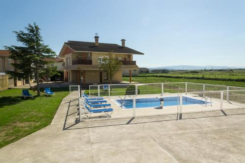 Valtierra House | Experience Oasis de Bardenas: 4-Star Spa & Ocean View