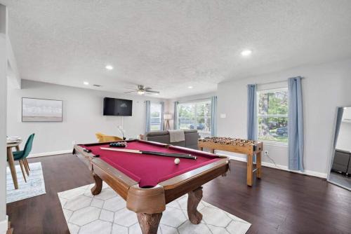 Bellaire House | Explore Htown Escape: Pet-Friendly Retreat Near Med Center