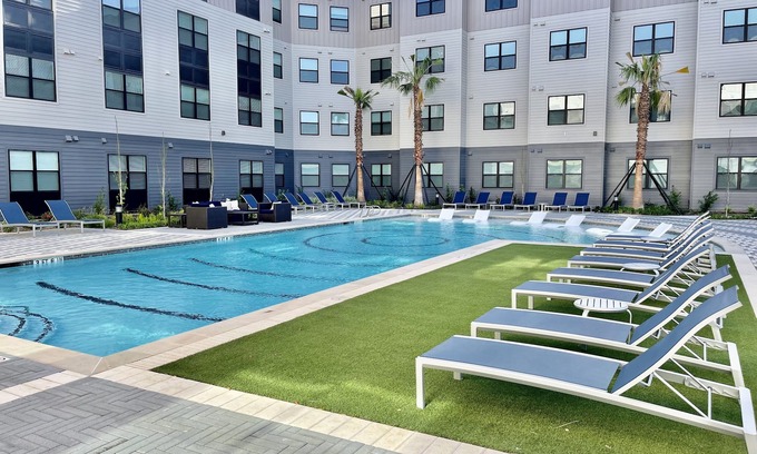 Spring Branch East Condo | Modern HTX Apartment with Pool & Family-Friendly Features