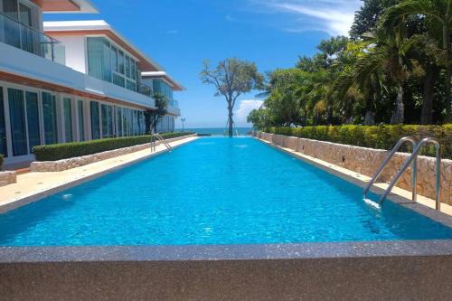 Nong Kae Apartment | Blissful Oceanfront 2 Bedroom Condo in Huahin