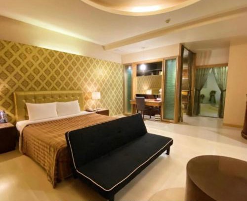 Zuoying District Hotel | Convenient Stay at Hua Xiang Motel with Accessibility Features