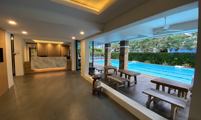 Hua Hin Hotel | Budget-Friendly Huahin Terminal with Pool & Restaurant