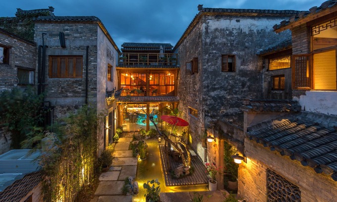 Tunxi House | Explore Huangshan Huanchun·Bingyu Resort: Family-Friendly Stay