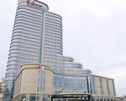 Huangyan Hotel | Discover Comfort at Huangyan Yaoda Hotel with Pool Access