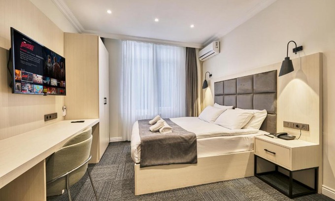 Taksim Hotel | Discover Hub Suite Istanbul: Pet-Friendly & Family-Ready