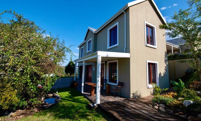 Knysna Apartment | Tranquil Hub at Hubert's Ecke: Ocean View & Family Friendly