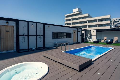 Asao Ward House | Discover HUBHUB新百合ヶ丘: Relax with Pool & Hot Tub