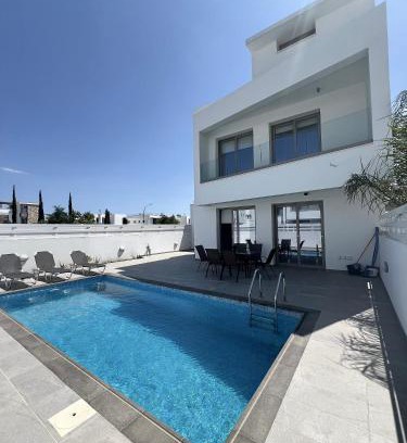 Livadia Villa | Discover Seaview Villa Oriana: Family-Friendly Retreat in Larnaca
