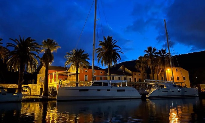 Komolac Boat Rental | Discover Huck Finn Catamarans for Your Next Adventure