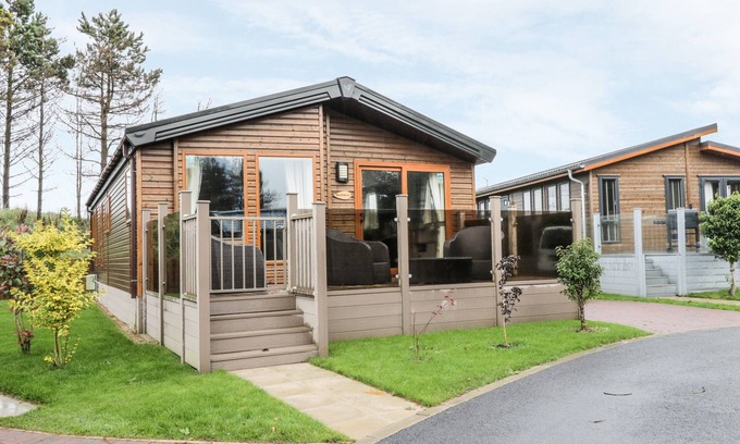 Runswick Bay Cottage | HUCKLEBERRY: Pet-Friendly Cottage with Oceanfront Views