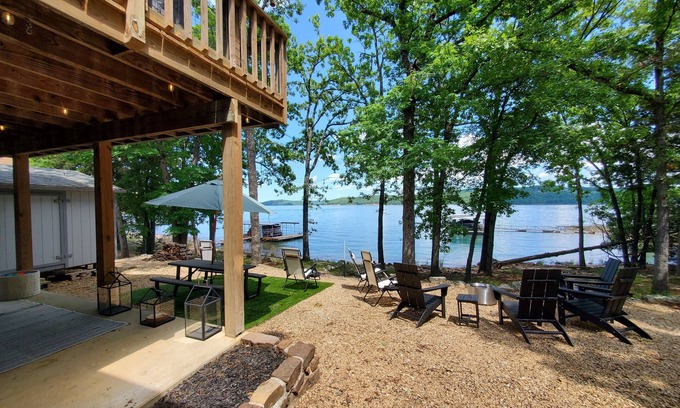 Lost Bridge Village House | Huckleberry Shores: Lakefront Home with Pool & Ocean Views