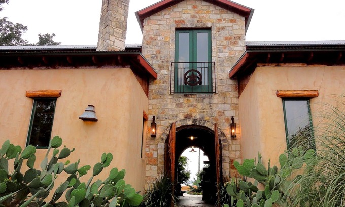 Hudson Bend House | Experience Hudson Bend Casa: Chef-Owned Lakefront Retreat