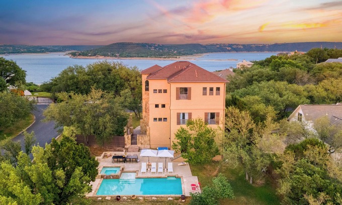 Travis Landing House | Hudson by AvantStay | Scenic Views & Family-Friendly Amenities