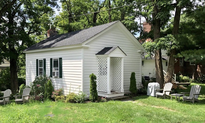 Old Chatham Cottage | Discover Hudson Old Chatham Loft: Family & Pet Friendly Stay