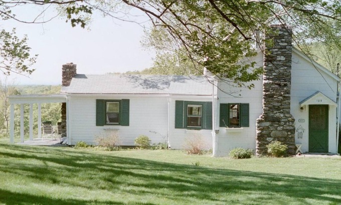 Chatham Cottage | Tranquil Berkshires Hudson Valley View Cottage Retreat