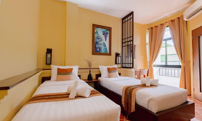 Old City House | Discover Huen Hug Chiang Mai: Family and Kitchen Amenities