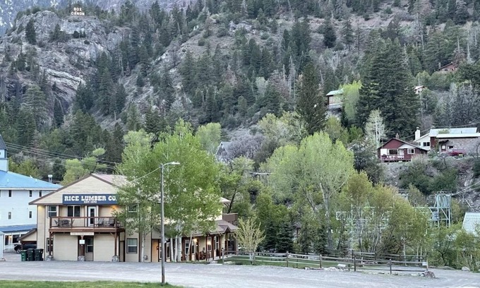 Ouray Condo | Spacious Retreat with River Views, 500 MBPS & Private Deck