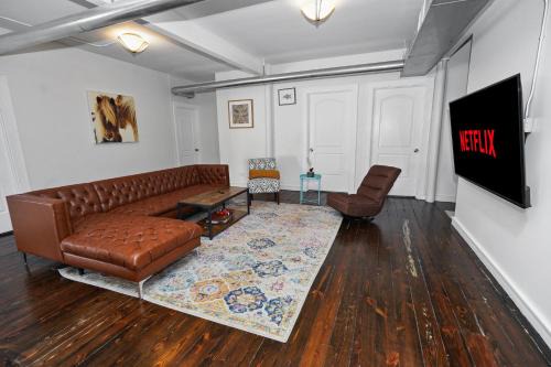 Near South Side Apartment | Spacious McCormick 4Br Unit with Hot Tub & Pet Friendly