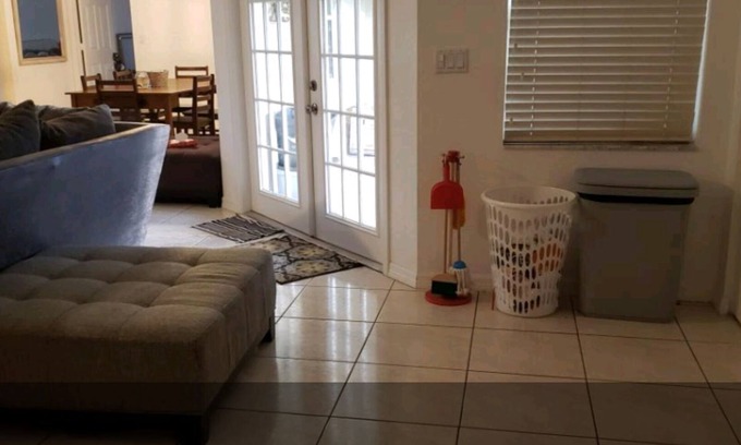 Loxahatchee Groves House | Spacious 5-Bedroom Country Home with Ocean View & Hot Tub