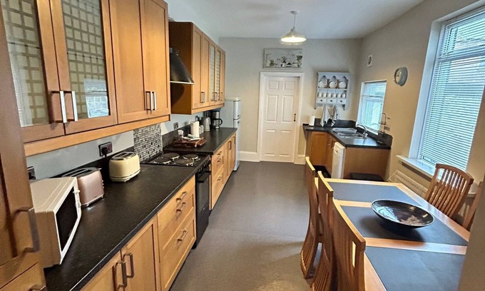 Shildon House | Spacious 5-Bedroom Retreat Near Shildon with Hot Tub