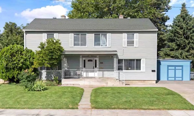 Richland House | Spacious 6 Bedroom Retreat in Central Richland - Rated 9.2