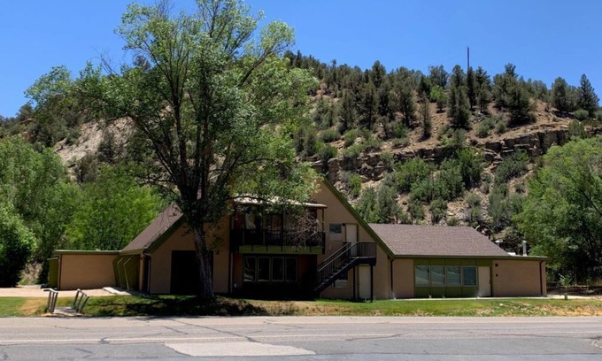 Zion National Park East Entrance House | Spacious 6BR Retreat Near Zion, Bryce & Grand Canyon